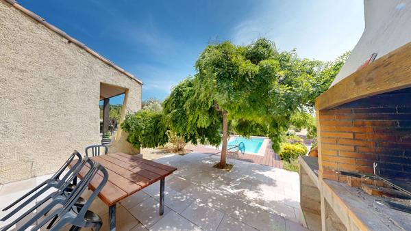 Vinassan, Villa familiale 6 chambres, garage, piscine, terrain 1545m²