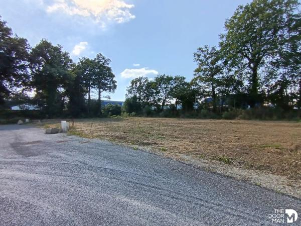 Terrain - Vendu - 576 m² - PEAULE | The Door Man