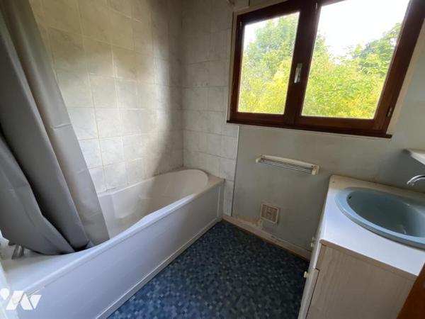 Maison à restaurer de type chalet 