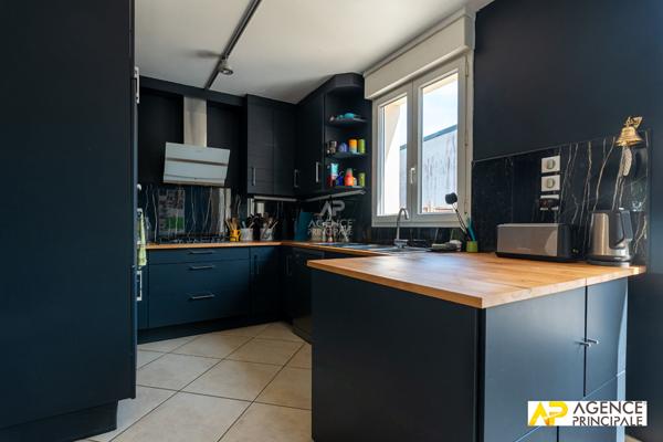 Maison - parc - 4 chambres - salle de bains salle d'eau - bureau au sous sol garage fermé 1 050 000 € **  - Référence  13636