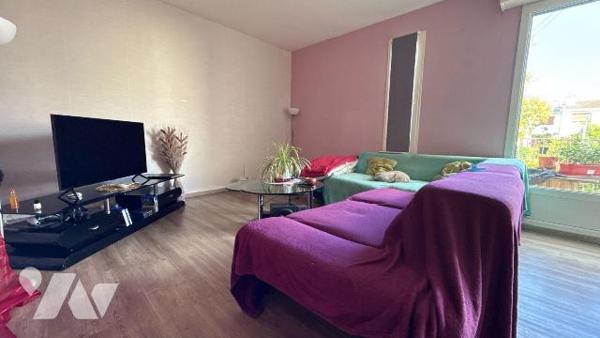 Sur la commune de Châlons-en-Champagne - secteur Verbeau, venez découvrir cette maison à usage ...