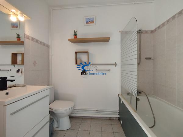 LA ROCHELLE APPARTEMENT T2 37 M² TERRASSE PLACE DE PARKING  La rochelle