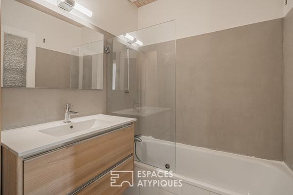 Grenoble L’Élégance de l’Ancien 80 m² Lumineux et Vue Dominante