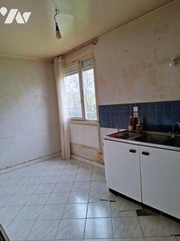 ANGERS- Quartier La Roseraie- Appartement T3 à rénover avec balcon et Garage.