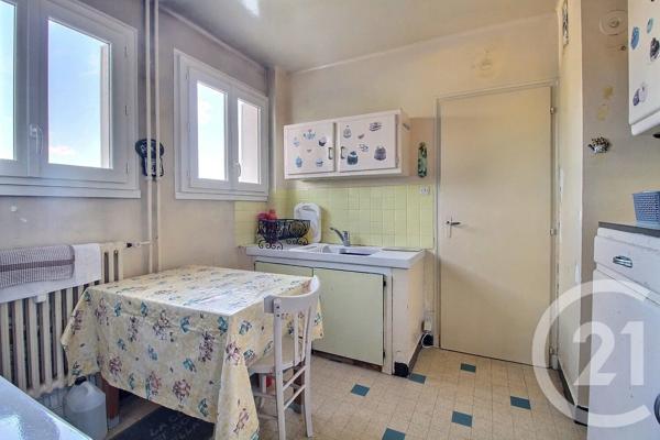 Appartement F5 à vendre  5 pièces - 82,30 m 2   BEYNOST  - 01