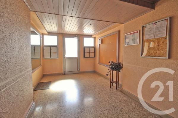 Appartement F5 à vendre  5 pièces - 82,30 m 2   BEYNOST  - 01