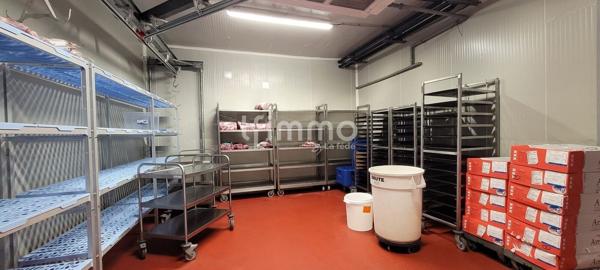Romainville- Entrepôt 160m2 +2 logements 55m2- Parcelle 380m2