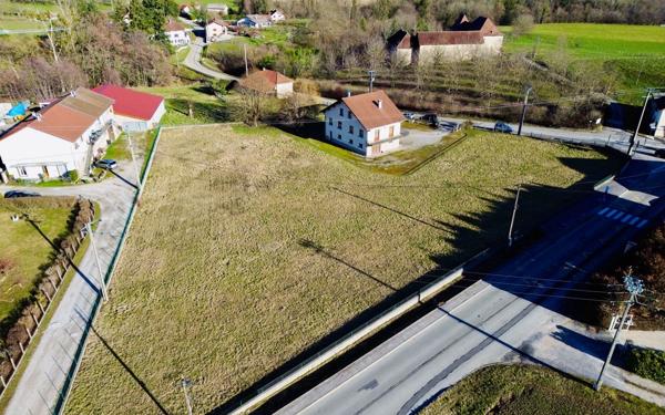 Maison à vendre    7 pièces • 167,26 m2 Saint-Geoire-en-Valdaine