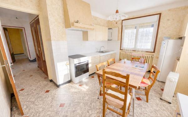 Maison à vendre    7 pièces • 167,26 m2 Saint-Geoire-en-Valdaine