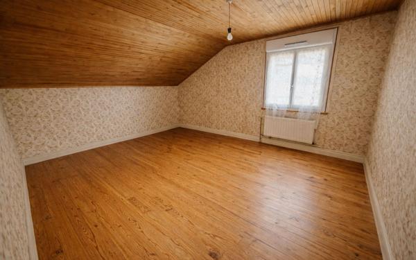 Maison à vendre    7 pièces • 167,26 m2 Saint-Geoire-en-Valdaine