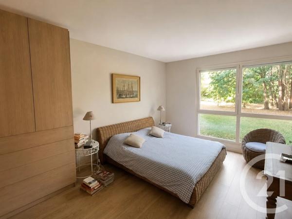 Appartement T4 à vendre  5 pièces - 155,34 m 2   BOURG EN BRESSE  - 01