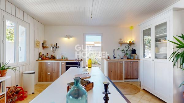 À vendre - Maison  de plain-pied à 200 m du port