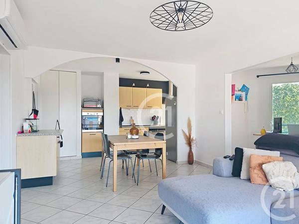 Appartement F5 à vendre  5 pièces - 111 m 2   LAGNIEU  - 01