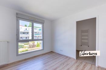 T1 EXCELLENT ETAT CENTRE MEYZIEU