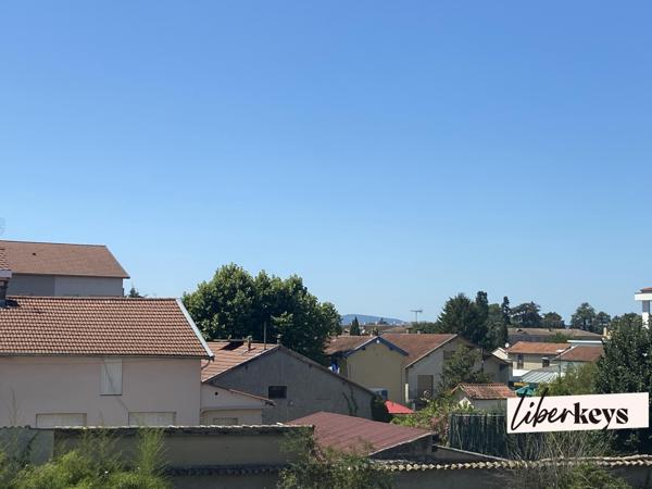 T1 EXCELLENT ETAT CENTRE MEYZIEU