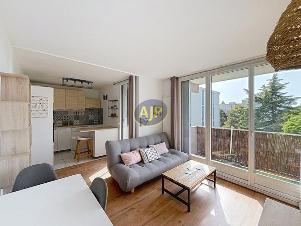 Appartement à vendre Cenon - 2 pièces, 38m² avec 1 chambre(s) à 139 000€ - AJP Immobilier Bordeaux Nansouty