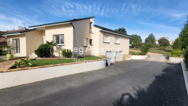 Maison à DOMERAT, 03410 - 7 pièces 166m²