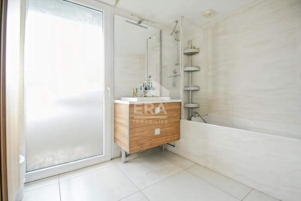 Appartement Issy Les Moulineaux 3 pièce(s) 67 m2, parking, résidence de 2018