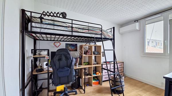 Maison T4 de 80m² avec deux terrasses et un abris de rangement