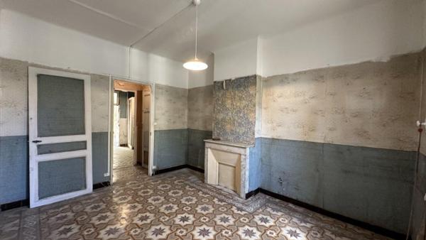 Vente / Appartement à rénover à Toulon (83200)