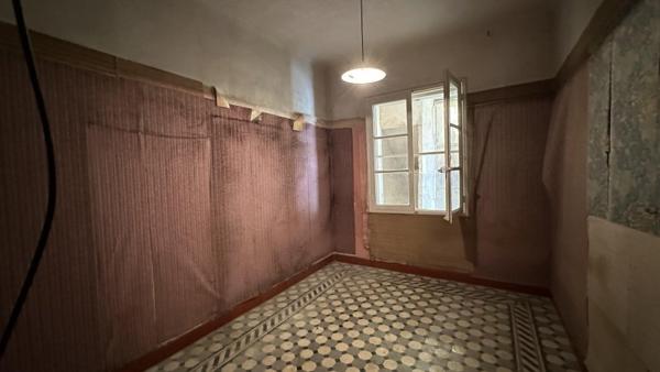 Vente / Appartement à rénover à Toulon (83200)