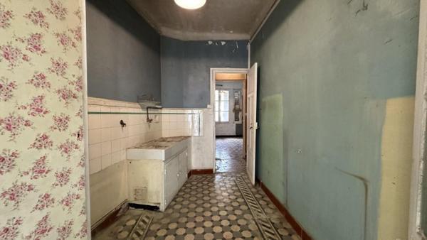 Vente / Appartement à rénover à Toulon (83200)