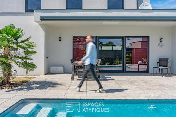 Maison contemporaine et sa piscine