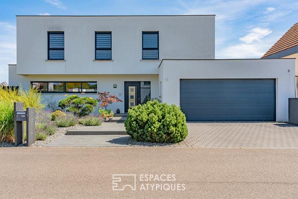 Maison contemporaine et sa piscine