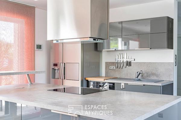Maison contemporaine et sa piscine