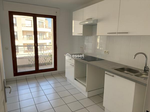 Location Appartement 4 pièces 98.44 m² - Courbevoie 92400