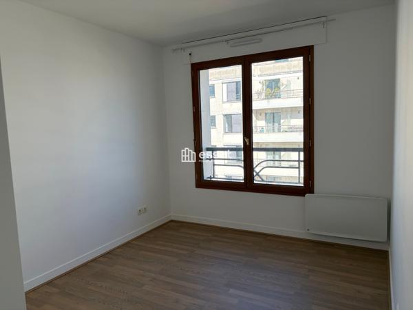Location Appartement 4 pièces 98.44 m² - Courbevoie 92400