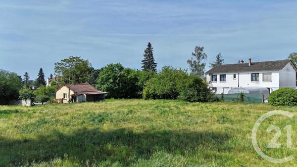 Terrain à vendre  2094 m 2   YZEURE  - 03