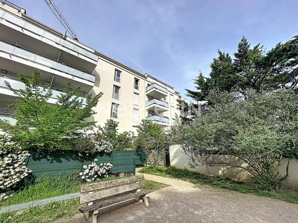 Appartement 2 pièces avec terrasse - 69500 BRON