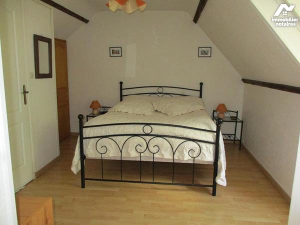 PROPRIETE sur parc arboré de 3986 m²  avec dépendances