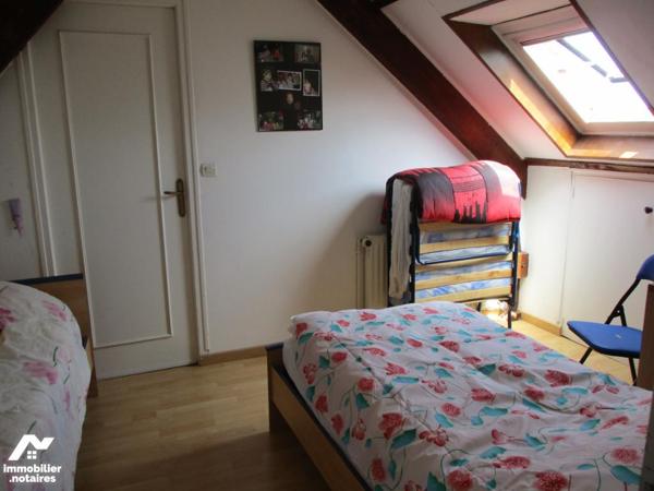 PROPRIETE sur parc arboré de 3986 m²  avec dépendances