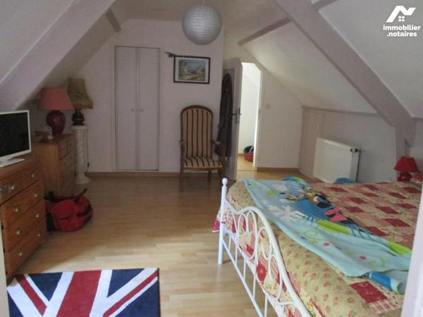 PROPRIETE sur parc arboré de 3986 m²  avec dépendances