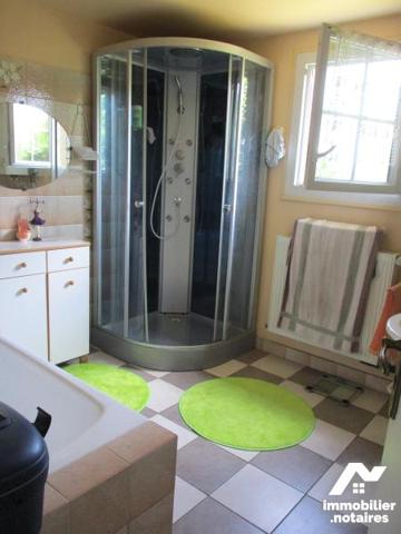 PROPRIETE sur parc arboré de 3986 m²  avec dépendances