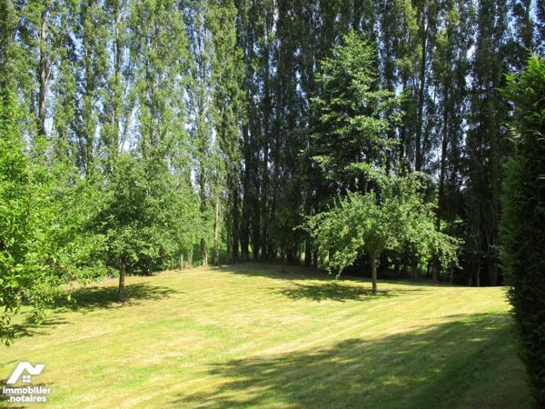 PROPRIETE sur parc arboré de 3986 m²  avec dépendances