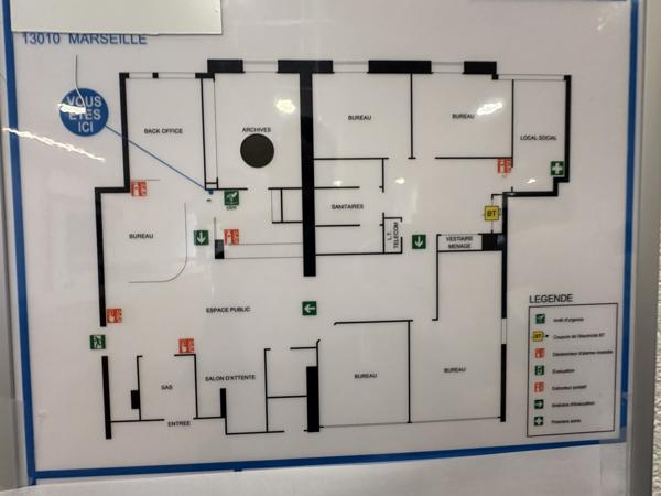 Marseille (13010) Local Commercial - 83m2 - St Loup Village