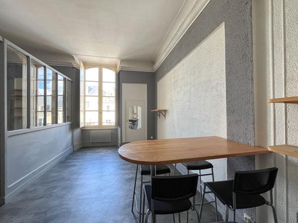 A LOUER - Studio de 35m² - Centre ville