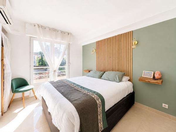 Charmant 2 pièces avec vaste terrasse et vue dégagée