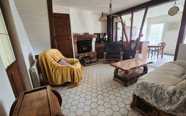 Maison à vendre    4 pièces • 75,37 m2 Saint-Léger-du-Bourg-Denis