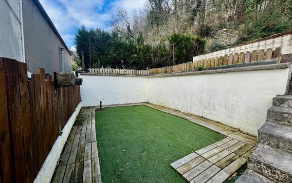 Maison à vendre    4 pièces • 75,37 m2 Saint-Léger-du-Bourg-Denis