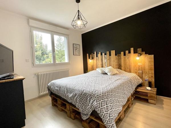 Superbe maison dans le coeur de ville de Meaux - 5 chambres - sous-sol total - jardin 1160 m2