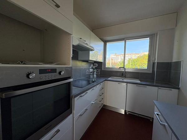 Appartement Saint Germain En Laye 4 pièce(s) 80.44 m2 Loyer 1 900 €/mois charges comprises **  - Référence  18144
