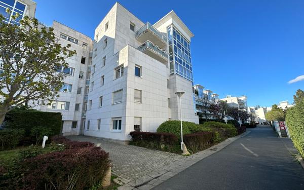 Appartement à vendre    1 pièce • 34,19 m2 Suresnes