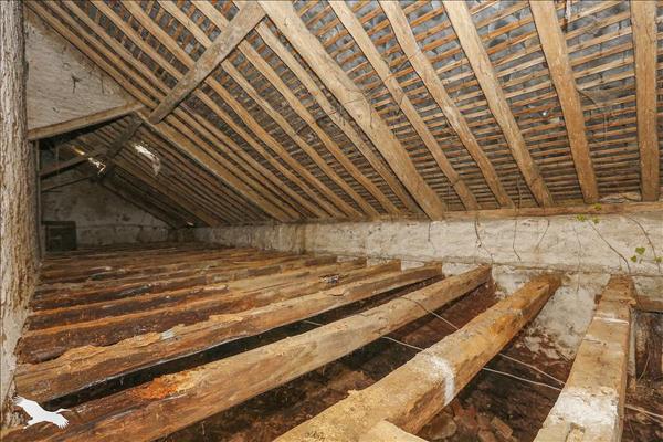 Grange à vendre |  Saint-Cyr-sur-Loire |  1 pièce | 120 m²