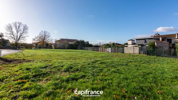 St-Didier-sur-Chalaronne (01140) Terrain Viabilisé 701m²