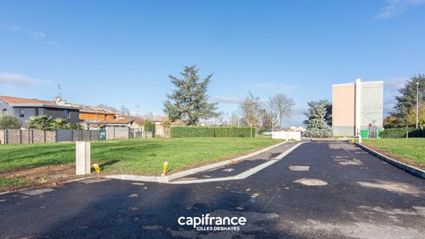 St-Didier-sur-Chalaronne (01140) Terrain Viabilisé 701m²