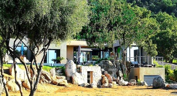 Corbara – Villa contemporaine avec vue mer exceptionnelle